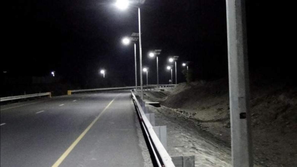 Gang causes power blackout on Dubai bridge  