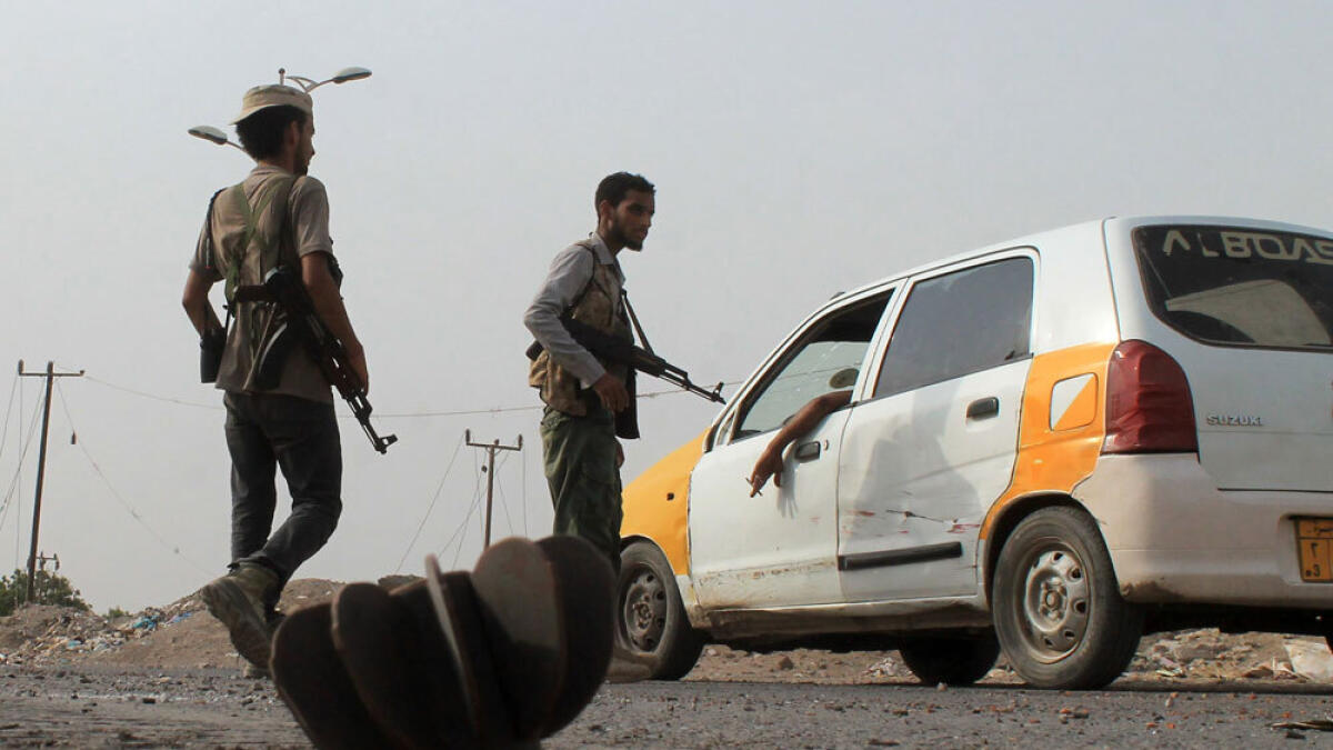 Rebel-held Yemen base captured, coalition forces enter Aden