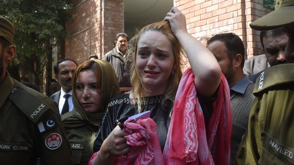 Model trying to smuggle narcotics jailed in Pakistan