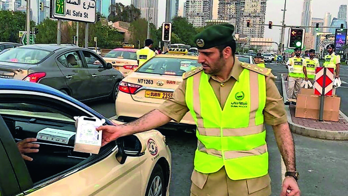 For a safe Iftar, Dubai cops distribute 20,000 meals 