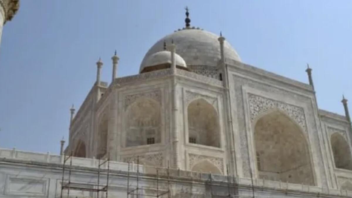  Taj Mahal, Gusty wind, heavy showers , thunder storm 