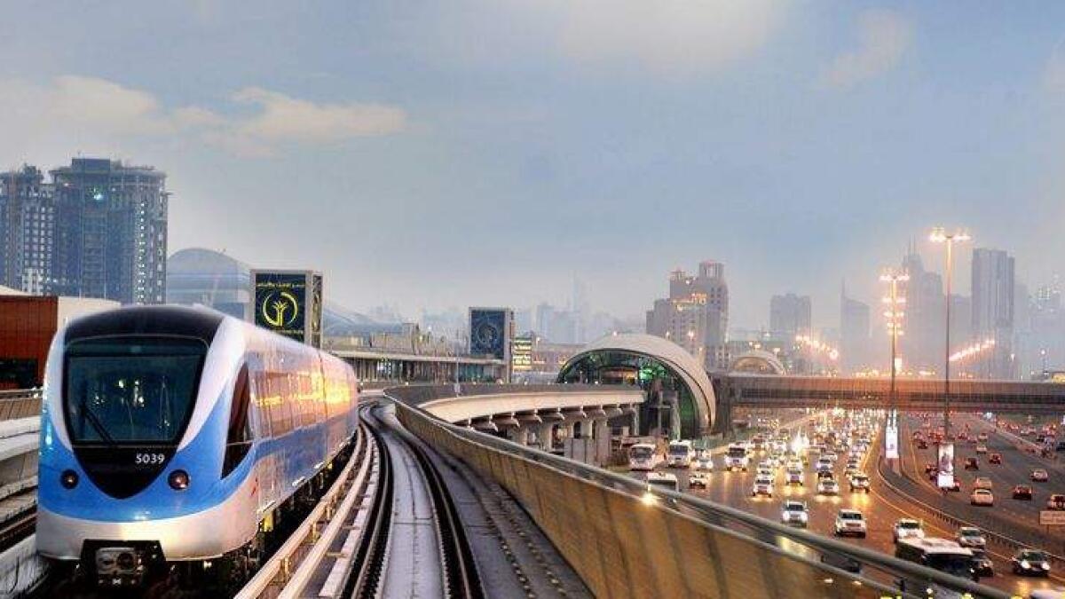 Here are FOUR benefits of using public transport in Dubai