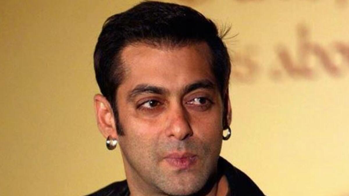Video: Salman Khan visits mall in Dubai without being recognised 