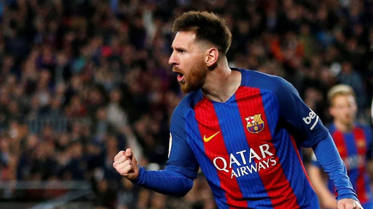 Enrique, Pique marvel at Barcelona goal machine Messi