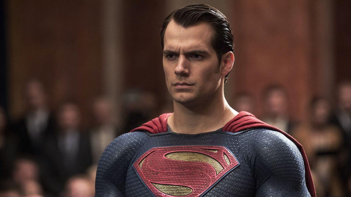 Superman, Henry Cavill, flying into Dubai comic book shop?