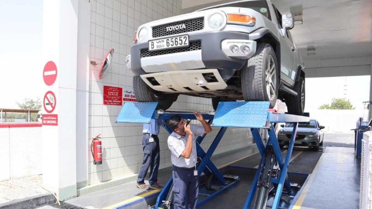 Renew vehicle registration online in UAE or face fine