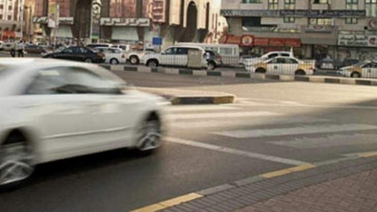 Man killed in run-over accident while crossing road in UAE