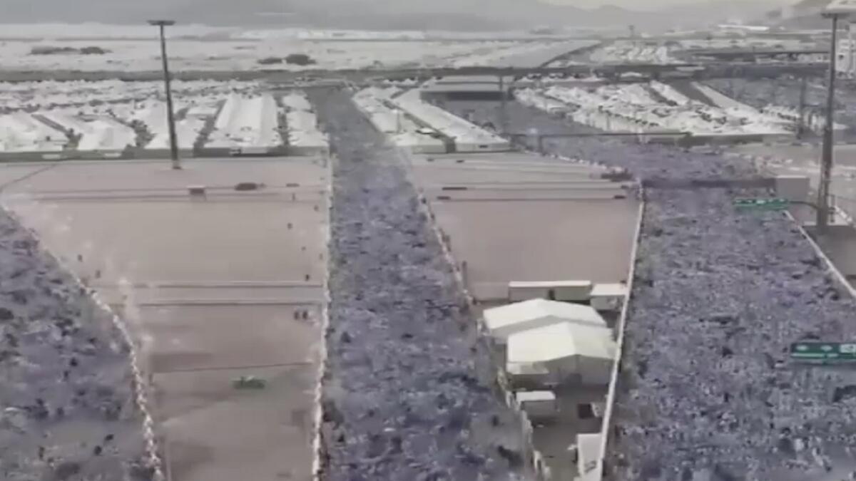 Video: Time-lapse shows millions crossing Jamarat Bridge during Haj