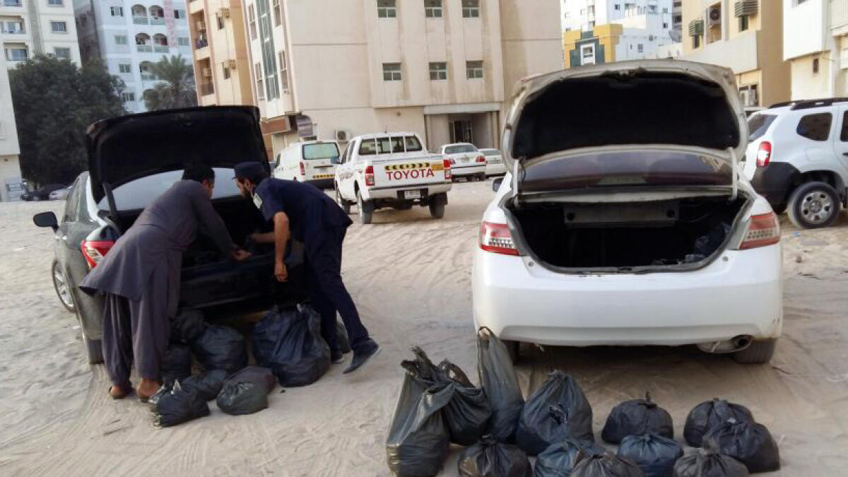 5 cars seized for transporting banned materials