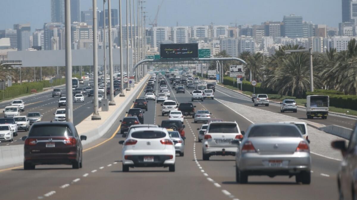 Abu Dhabi residents, traffic fines, interest, fine