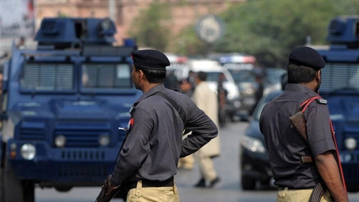 Pakistan minister survives militant attack