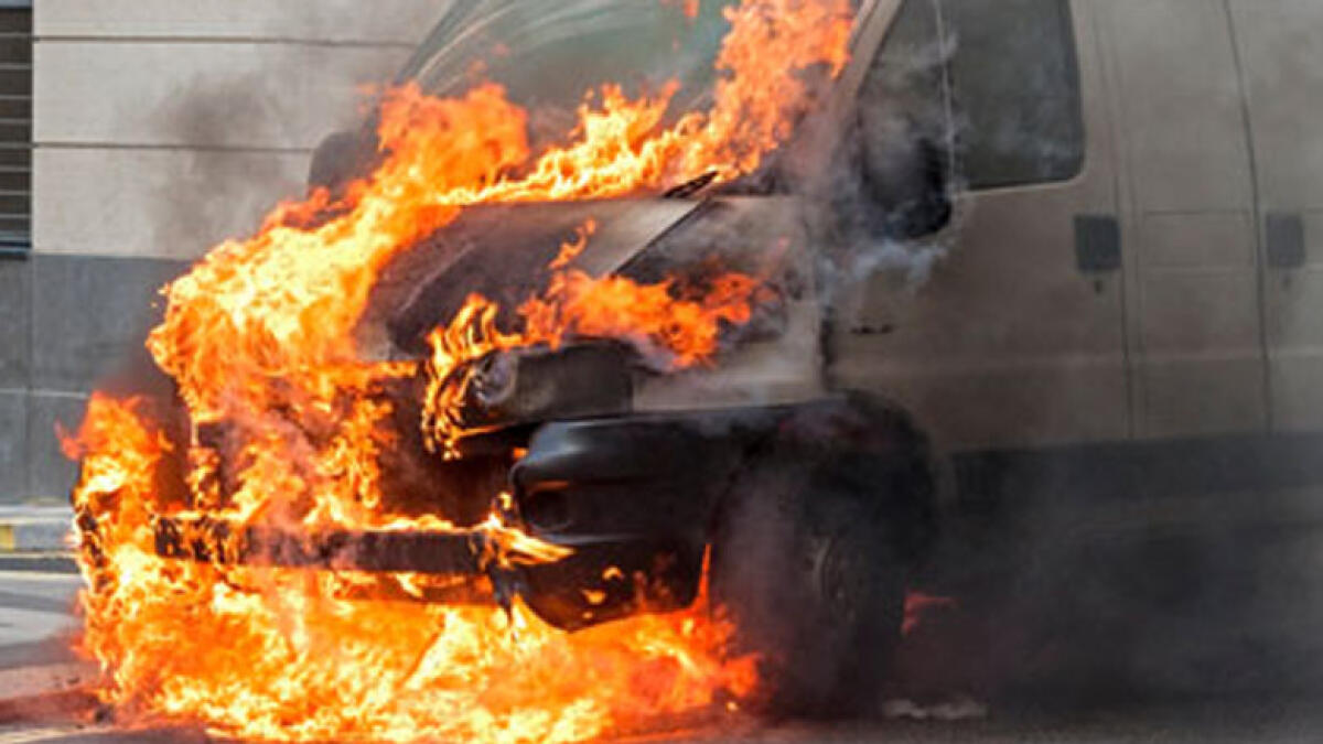 Minivan catches fire on Dubai road