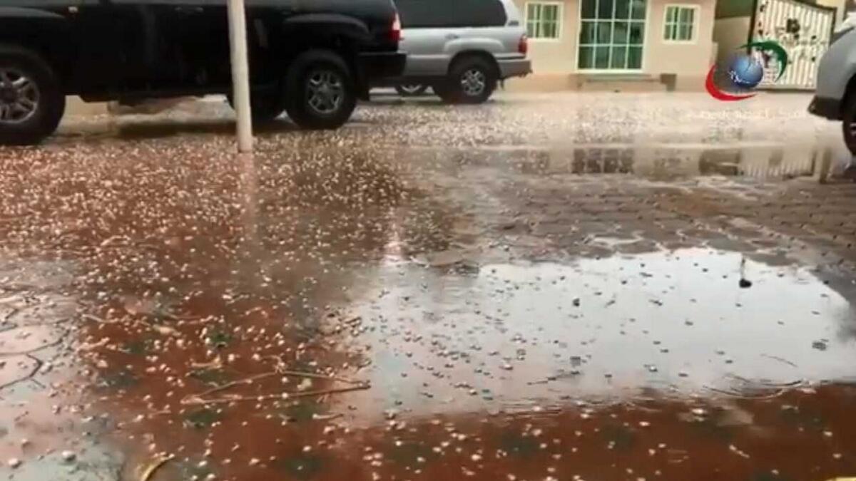 Video, Heavy rain, hits, UAE, Sunday morning    
