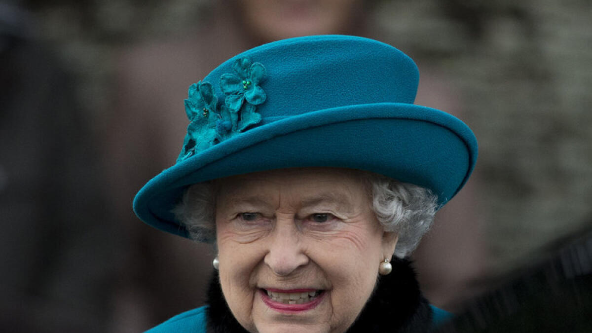 Nearing record, Queen Elizabeth shows no sign of stepping aside 