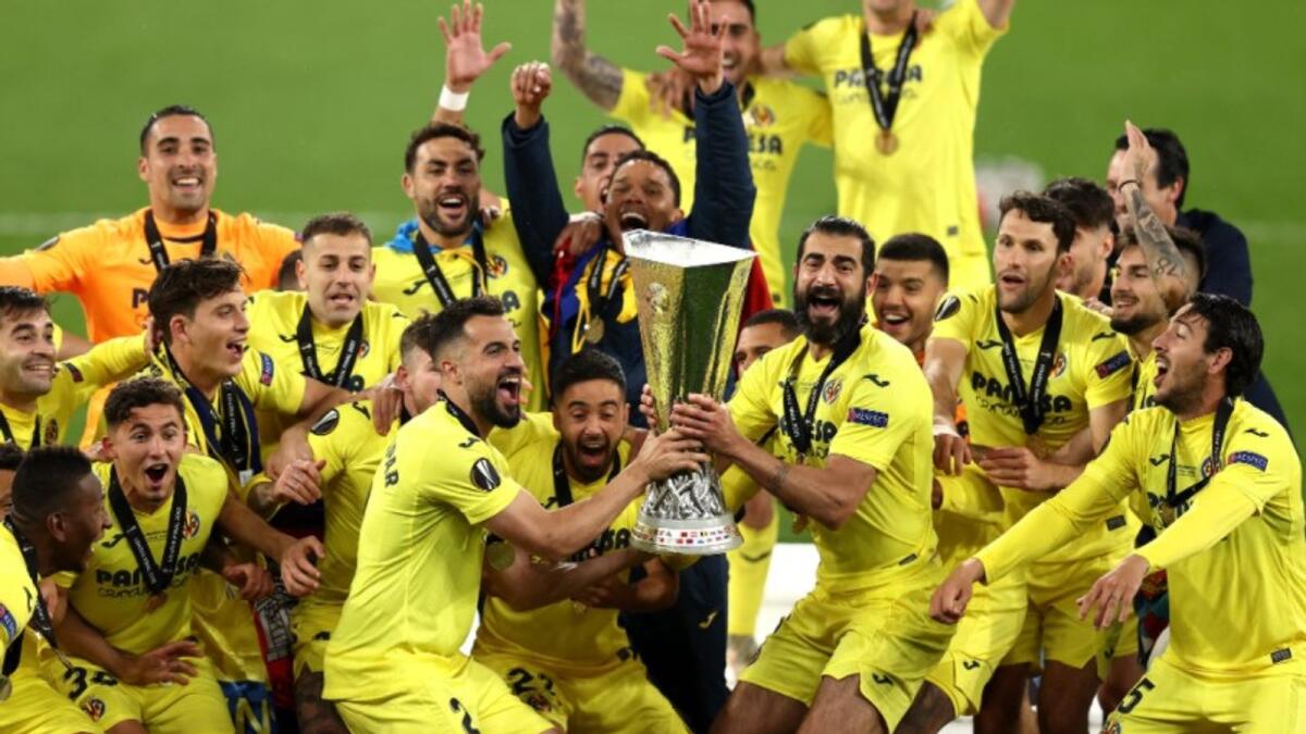 Villarreal players celebrate with the trophy. (Europa League Twitter)