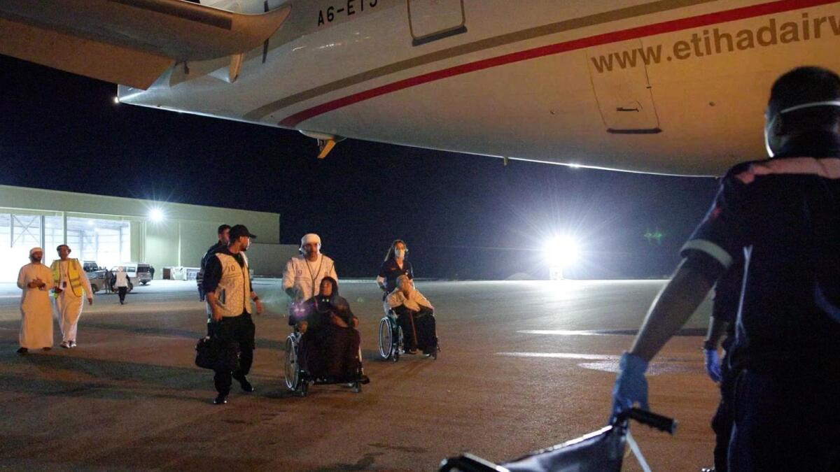 The group of wounded Palestinian children and cancer patients arrives at Abu Dhabi airport. - Wam