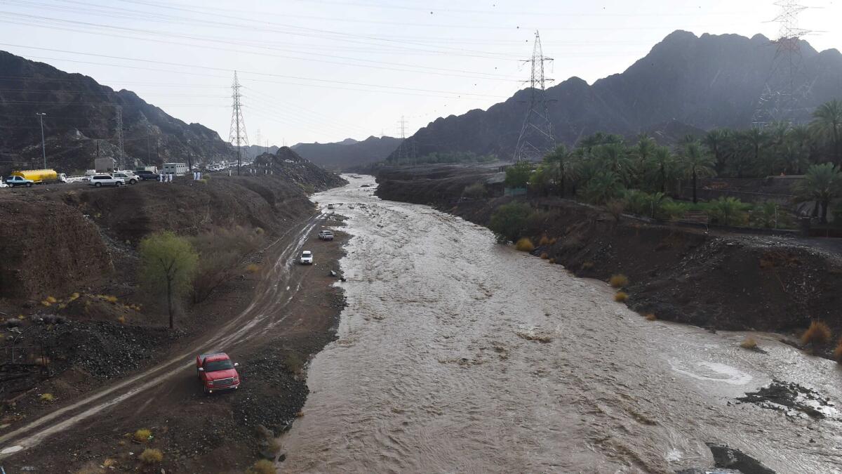 Hailstorm, rains in Ras Al Khaimah; valleys flooded