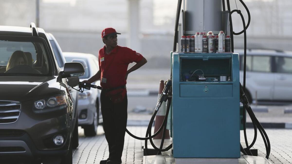 الإمارات العربية المتحدة تعلن أسعار الوقود لشهر يونيو ؛  هل ستنخفض أسعار البنزين والديزل الشهر المقبل؟