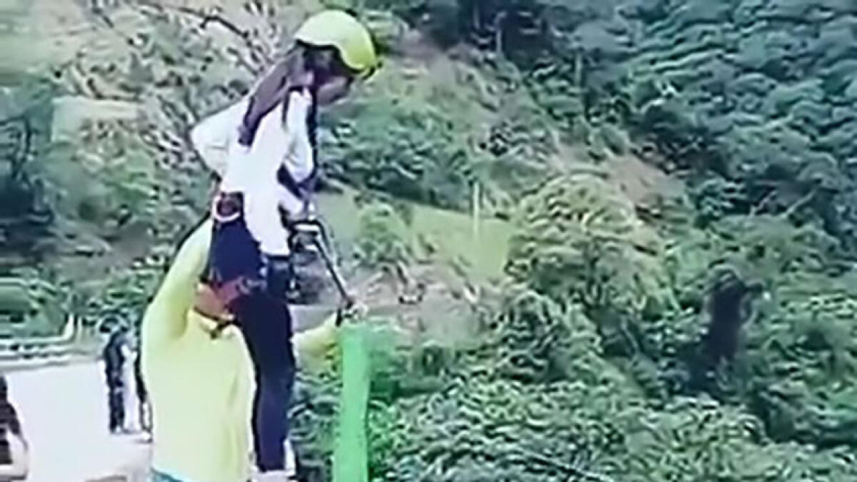 Video: Bungee jump goes horribly wrong, woman smashes into riverbed