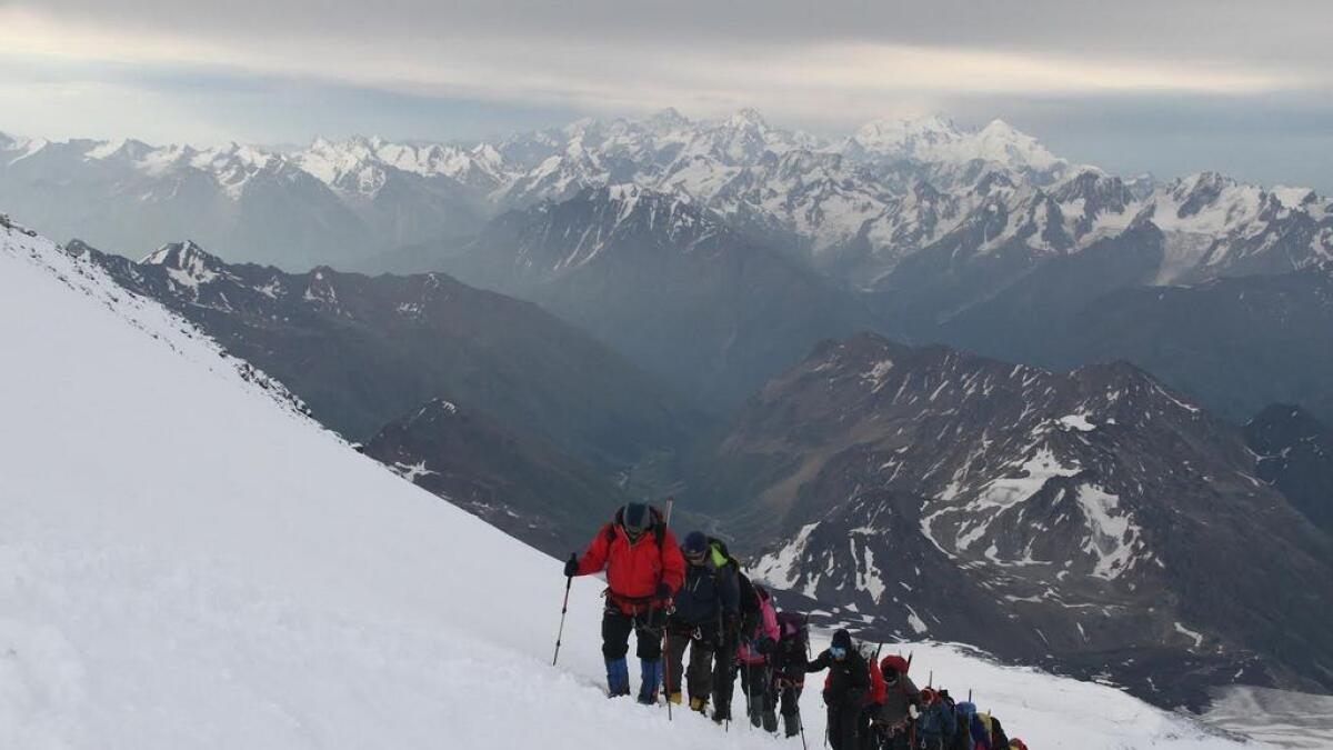 Climbers tackle Mt Elbrus