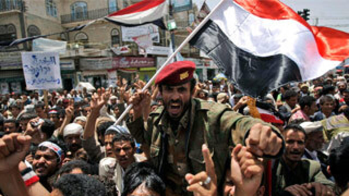 Rival forces clash in Yemen
