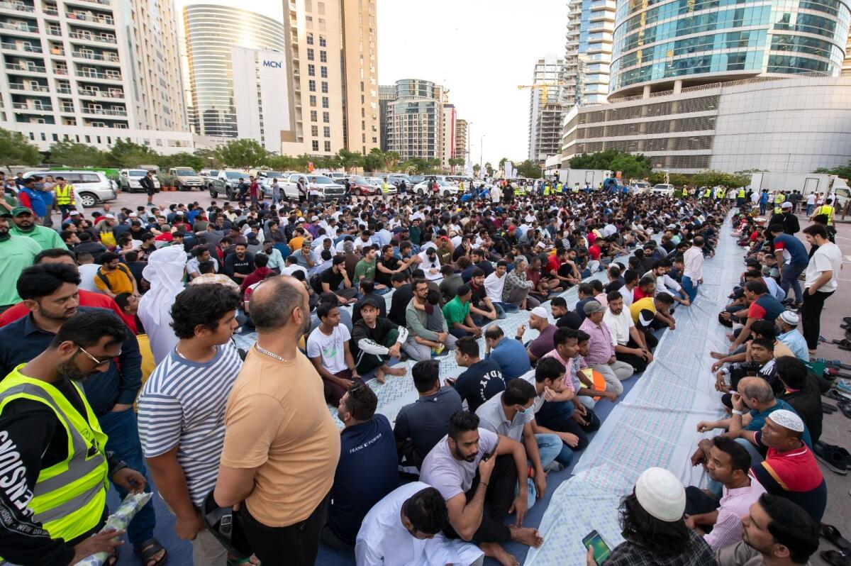 2,000 iftar packets distributed daily to both Muslim and non-Muslim residents of Dubai. Photos: SM Ayaz Zakir