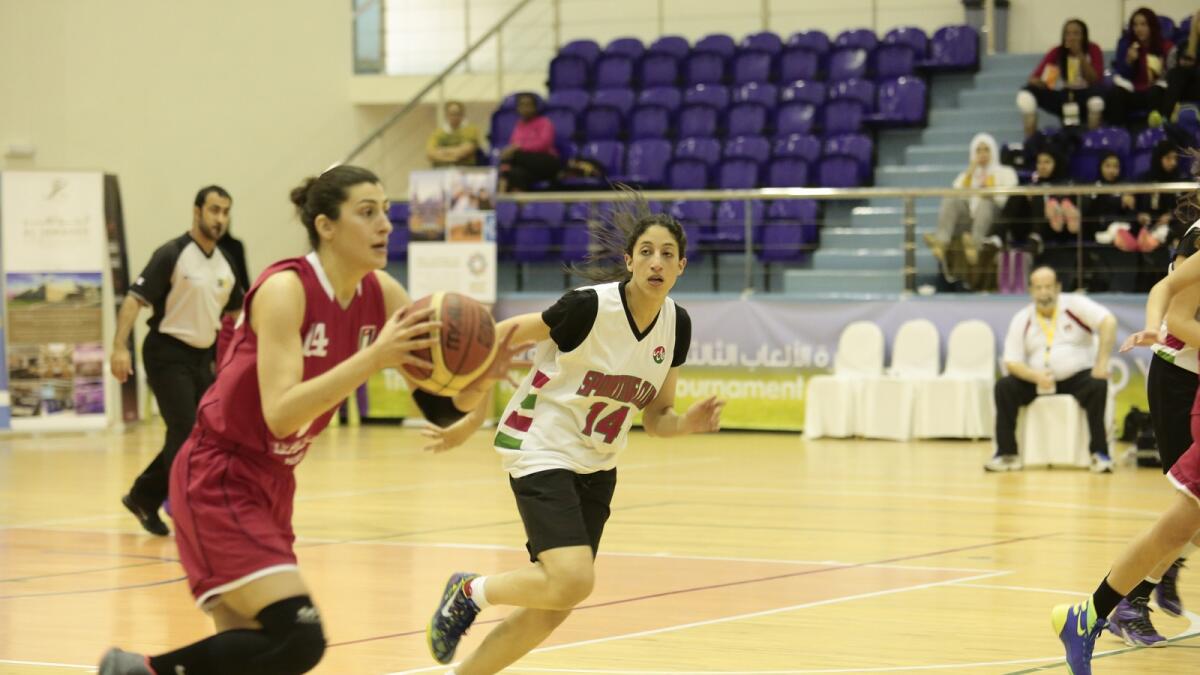 Sporting cagers win close contest