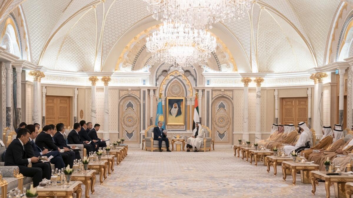 Tokayev shook hands with senior UAE ministers and officials who came to welcome him, while Sheikh Mohamed shook hands with the senior officials accompanying the Kazakhstani President.