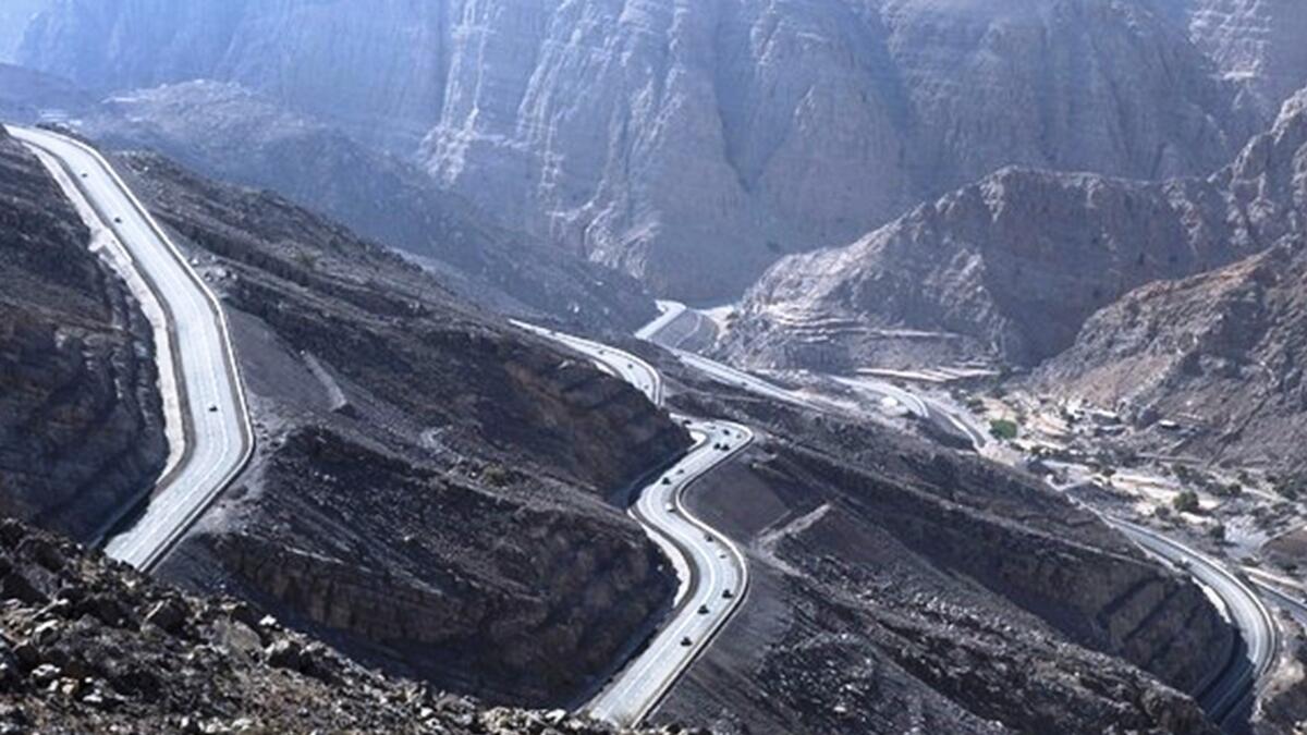 Pakistani family survives as car overturns in Jebel Jais