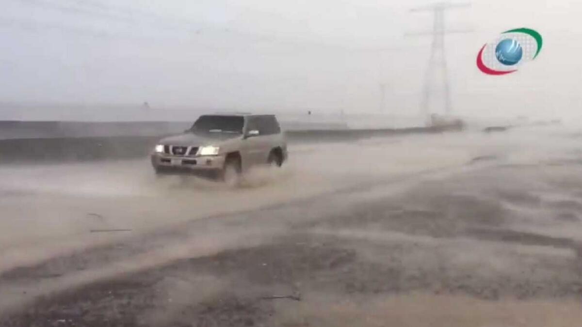 The areas of Al Madam and Al Fili in Sharjah have also received heavy rains during the evening 