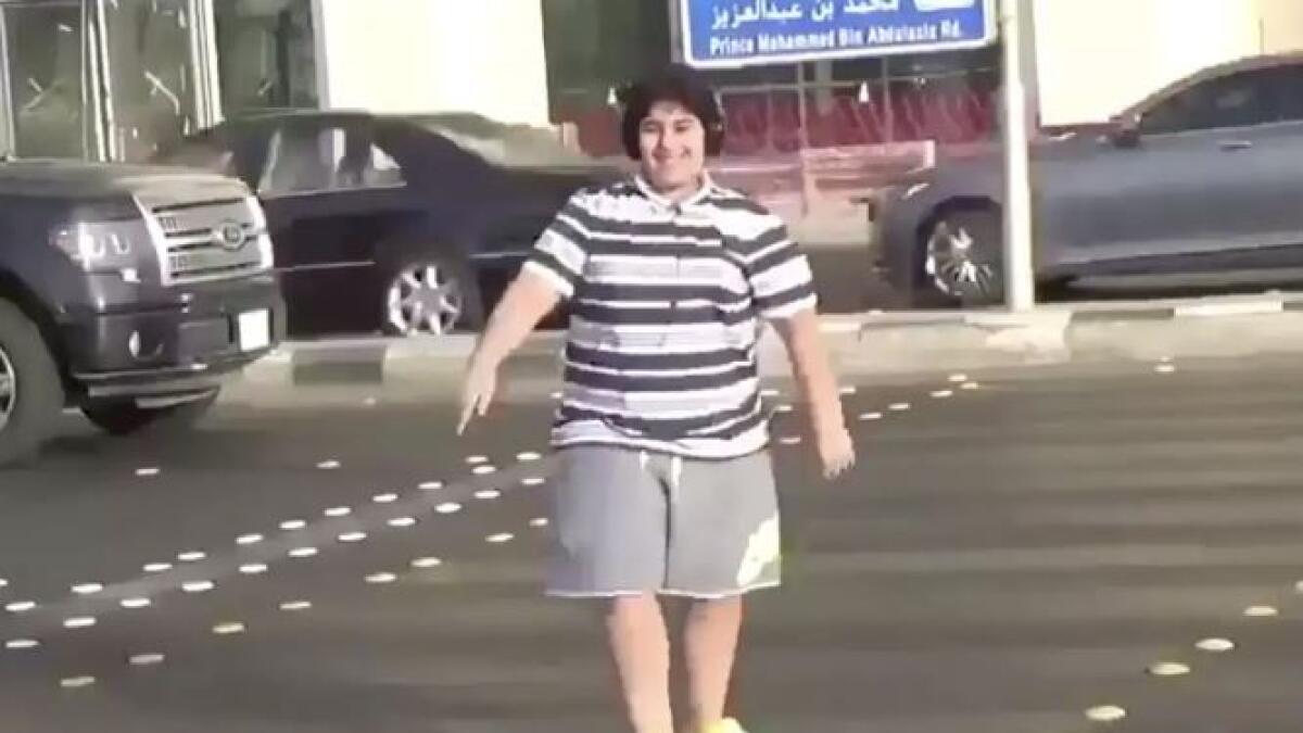 Video: Saudi police detain 14-year-old boy for dancing in the street