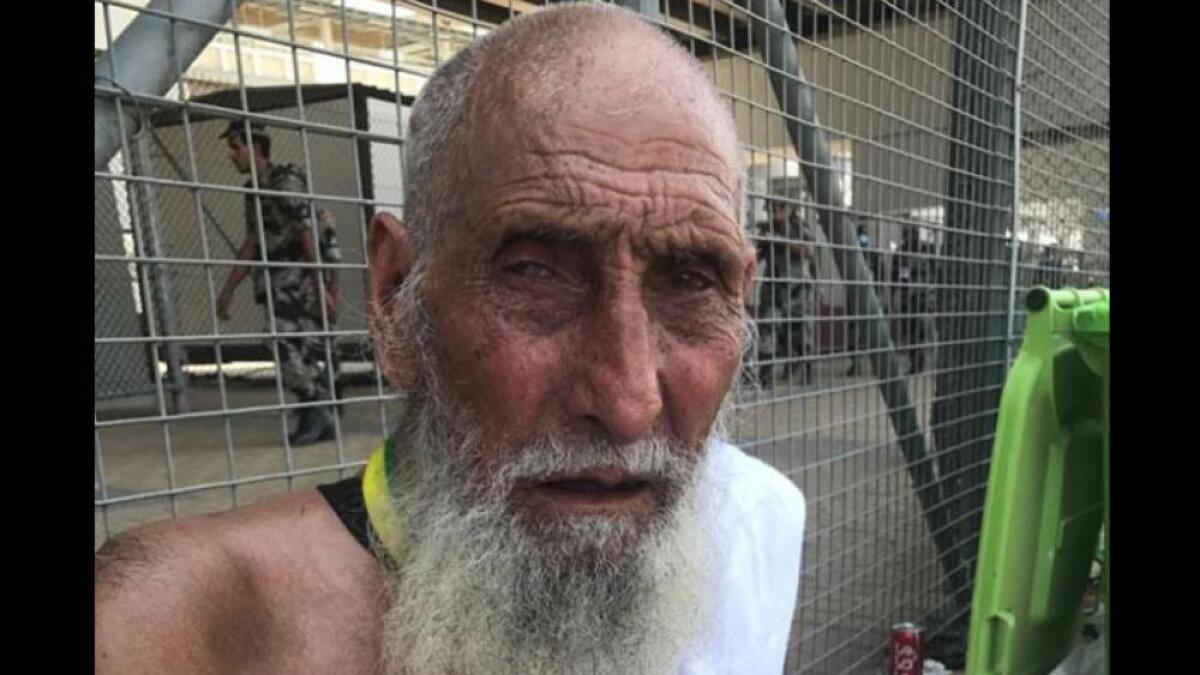 98-year-old Pakistani goes for Haj, thanks to sons efforts