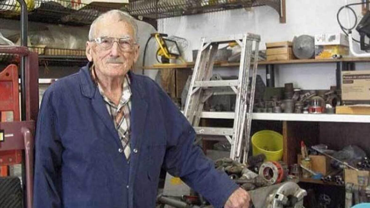 92-year-old man sets worlds oldest plumber record