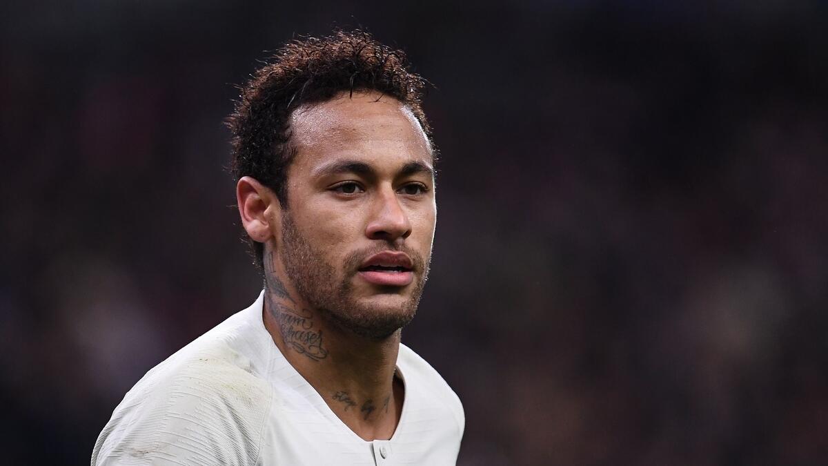 Brazil media skewers Neymar for striking fan
