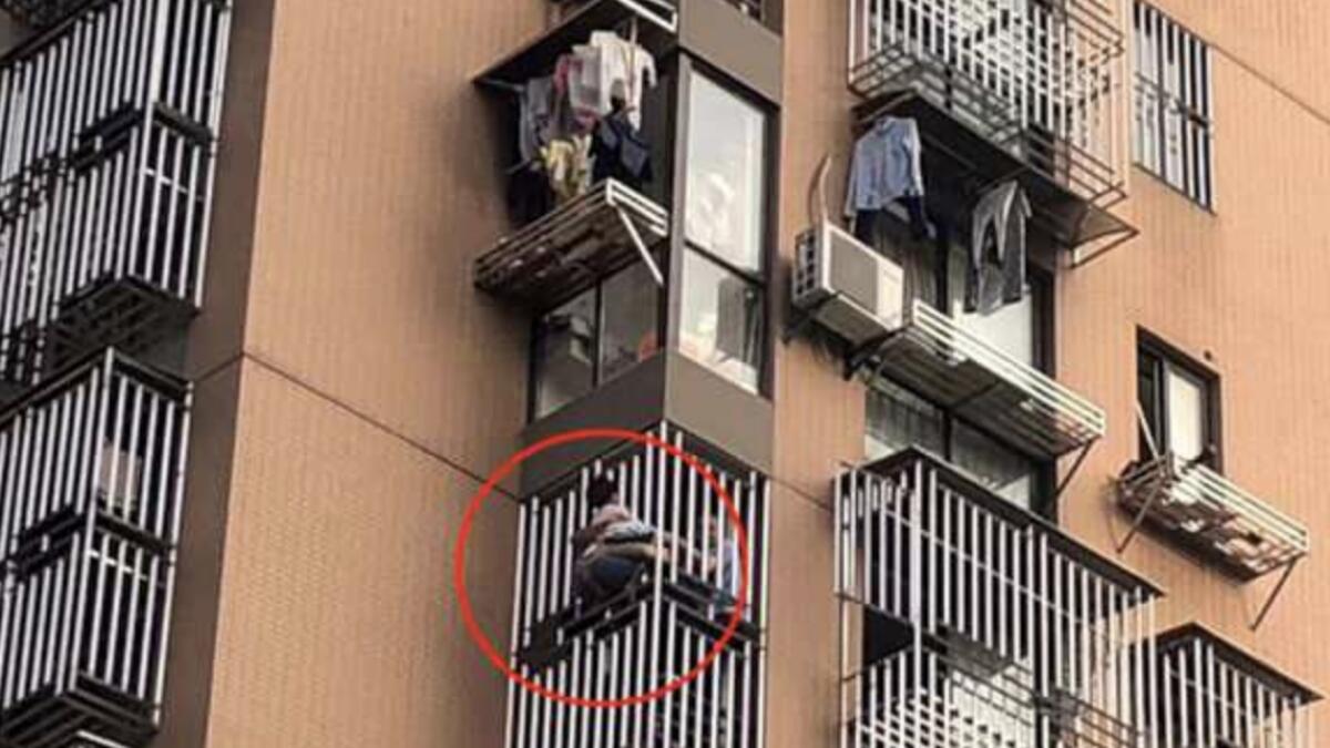Girl falls from 6th floor, man catches her with pillow 