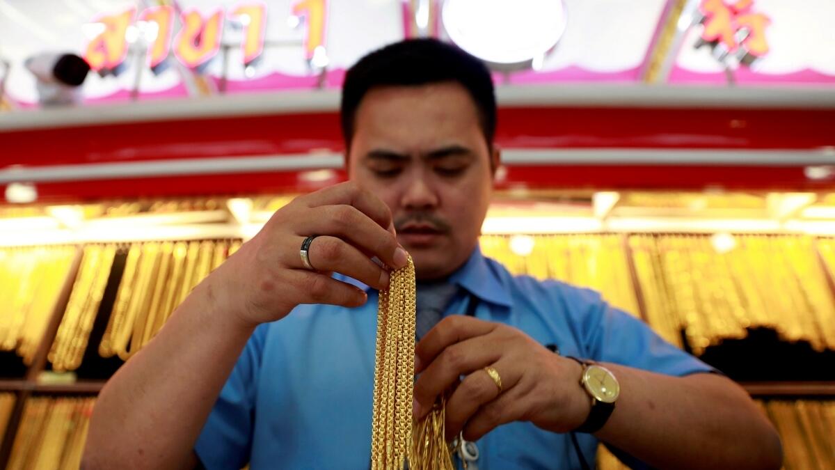 Golds safe-haven appeal fails to lift demand in Asia