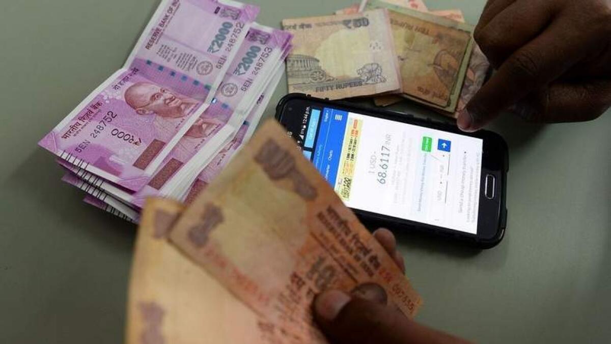 Indian rupee sees slight decrease against dirham