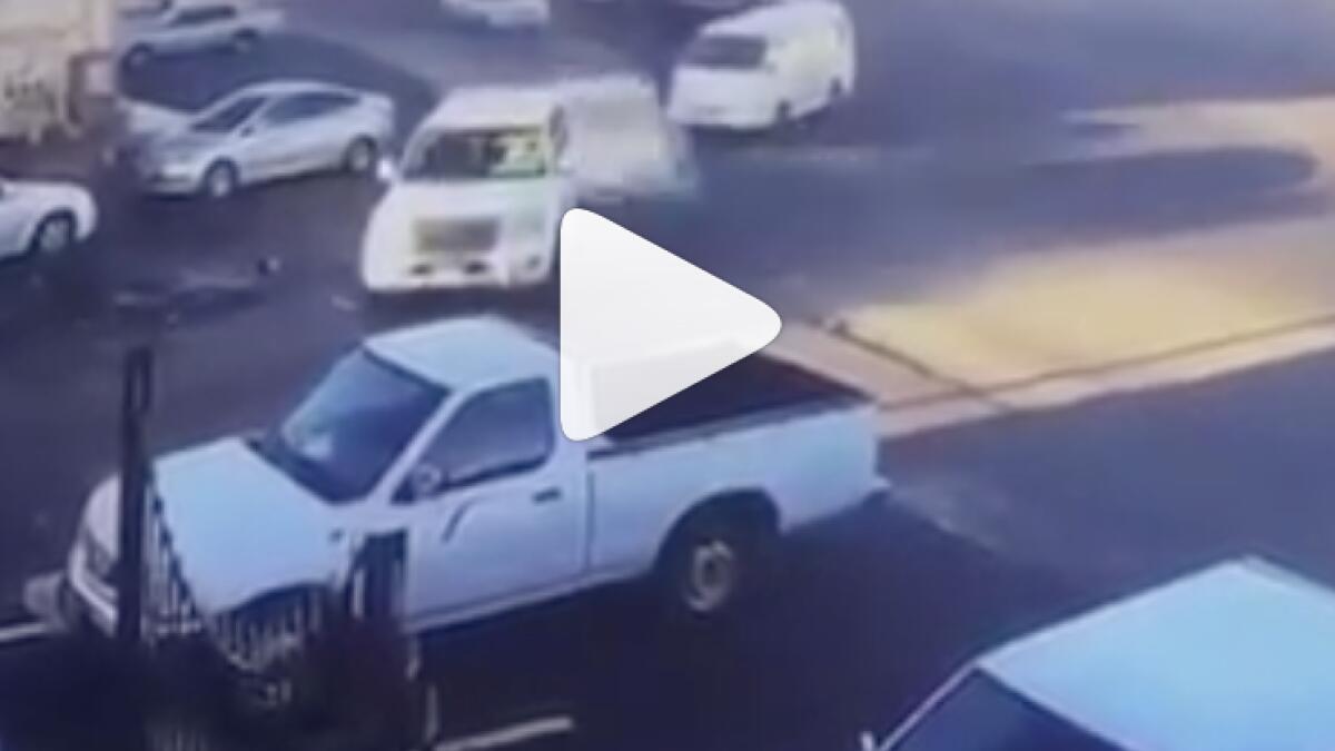 Video: Speeding driver causes horrific accident after narrowly missing 2 cars