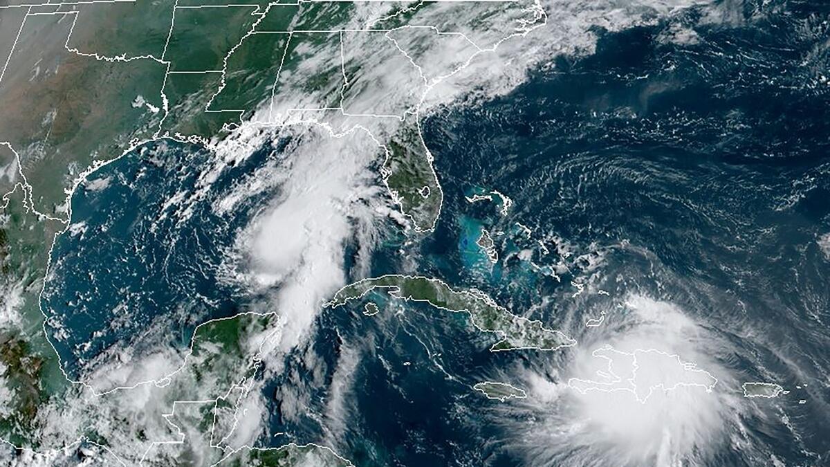Louisiana, Cuba, residents, evacuate, storms, US 