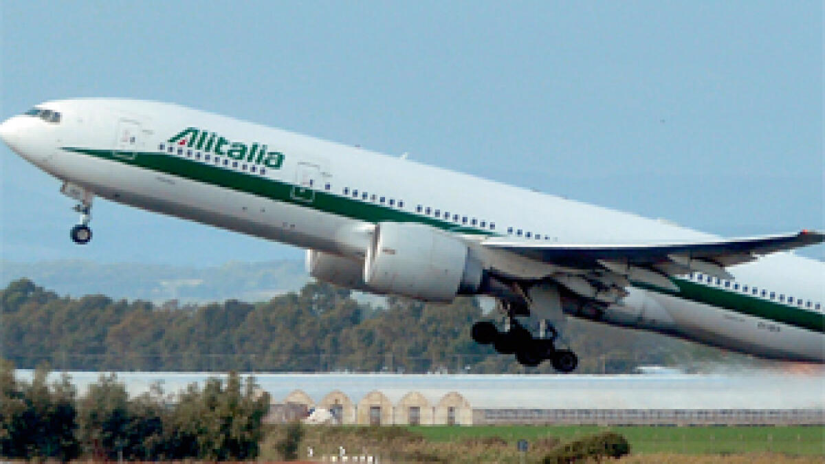 Italian carrier Alitalia okays Etihad Airways bid