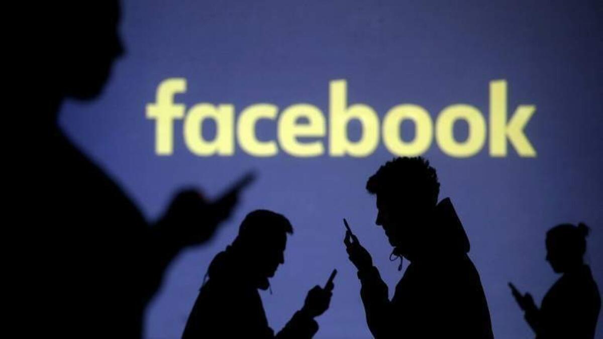 Facebook server tweaks led to massive outage