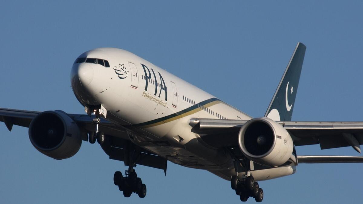 Pakistan international airlines, pia, flight, uae, Peshawar, emergency, landing, Karachi international airport
