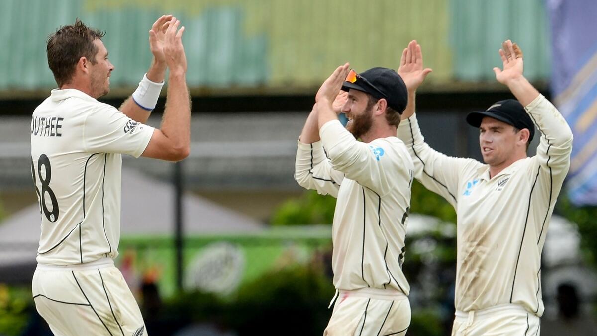 New Zealand thrash Sri Lanka in second Test