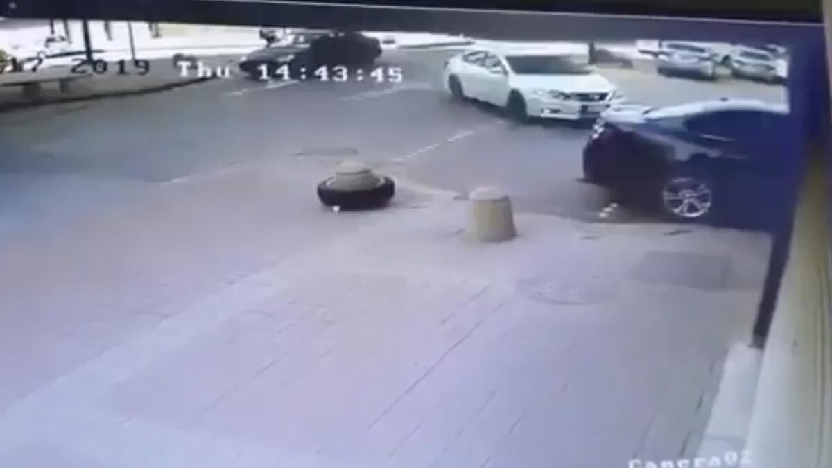 Video: Thief snatches Saudi mans Dh211,000 in broad daylight 