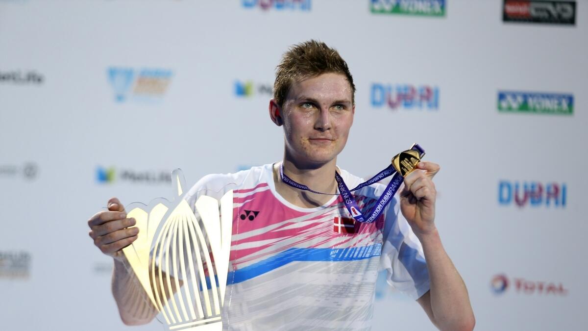 Viktor Axelsen turned the tables on Malaysian veteran Lee Chong Wei for the Dubai World Superseries Finals men's singles title on Sunday.