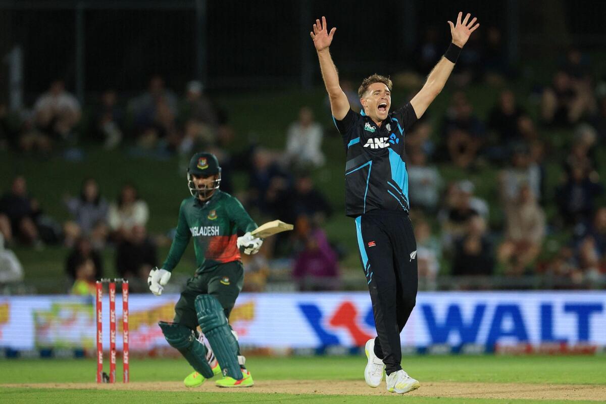 New Zealand's Tim Southee (R) appeals for an LBW call on Bangladesh's Litton Das (L) during the first Twenty20. - AFP