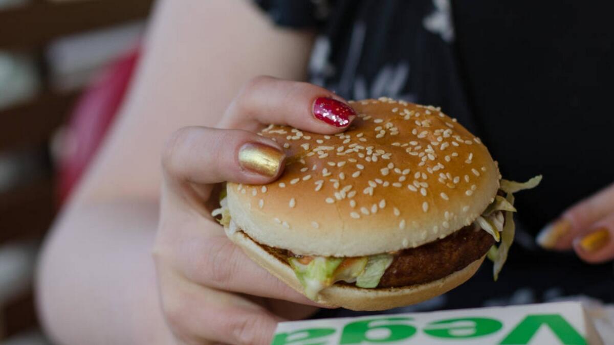 Health warning issued to women who eat burgers and hot dogs