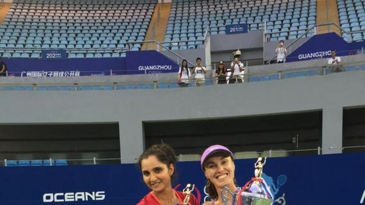 Sania-Hingis win Guangzhou Open title