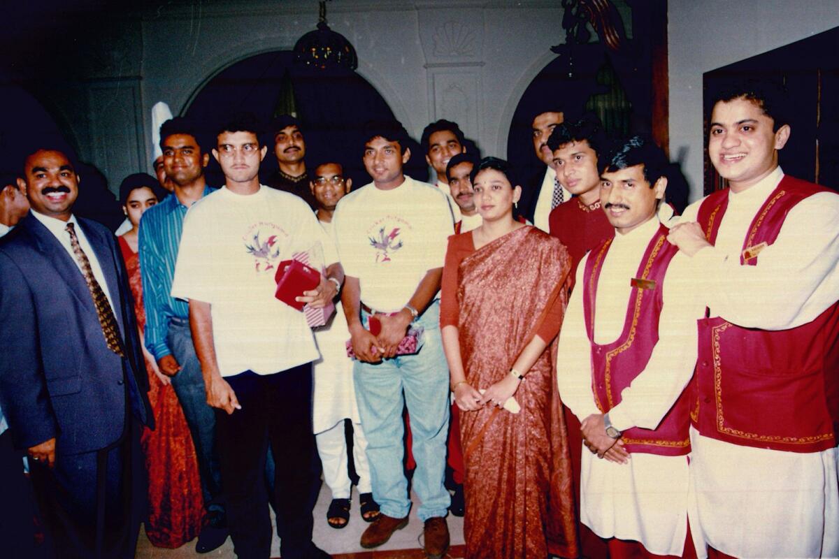 Buvę Indijos kriketo žaidėjai lankosi Indijos rūmuose & gt;  nuotrauka: komplektuojama