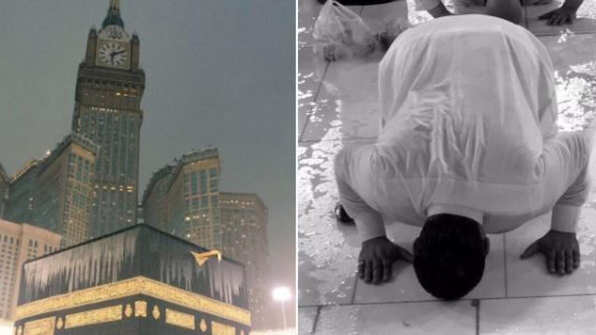  Video: Unexpected rains lash Holy Kaaba, worshippers pray on wet ground      